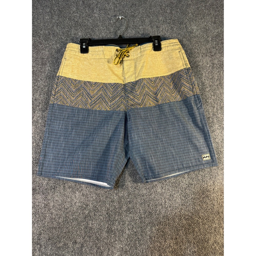 Billabong Lo Tides Tribong Board Shorts Mens 32 Yellow Blue Chevron Pattern Surf